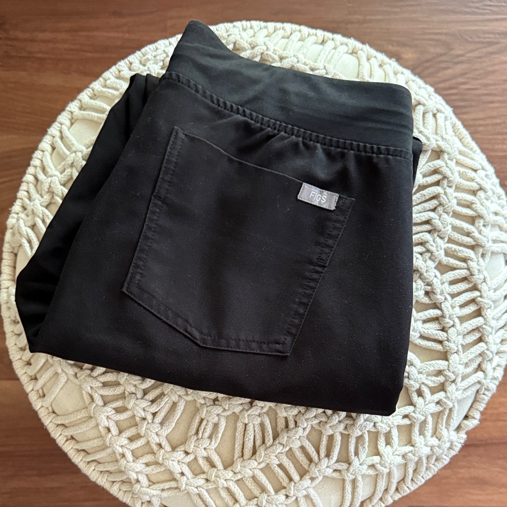 Figs Zamora Black Scrub Pants